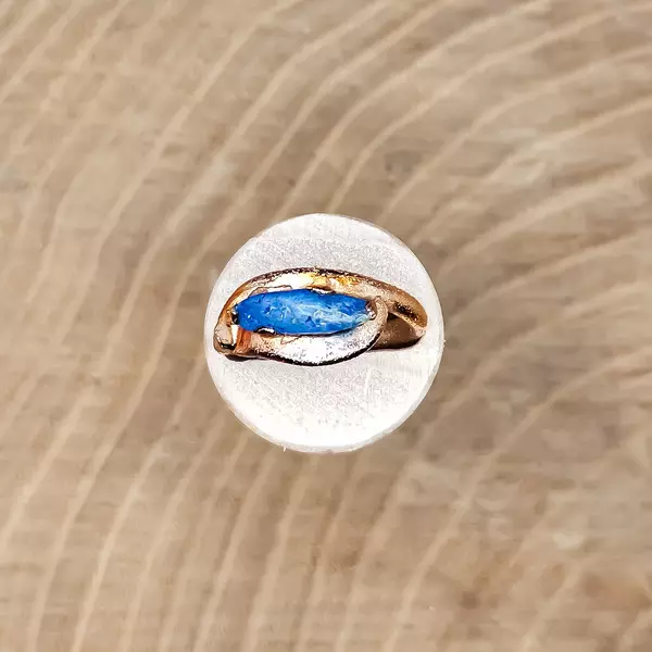 Anello in rame elettroformato con lapislazzuli