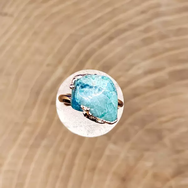 Anello con shattuckite