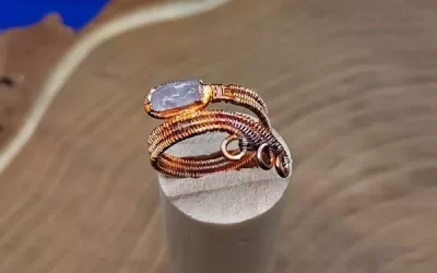 Anello intrecciato con kunzite