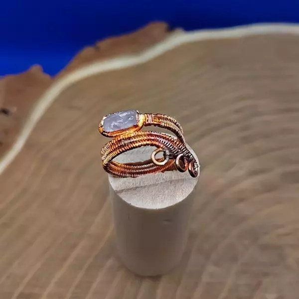 Anello intrecciato con kunzite