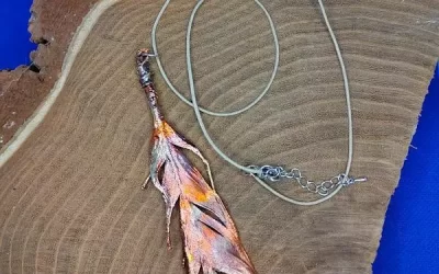 Collana piuma con cordino