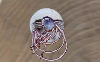 Anello intrecciato con kunzite