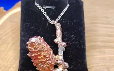 Collana pigna su rametto con acquamarina