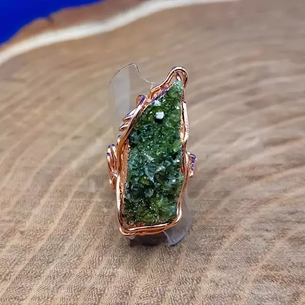 Anello con pietra vulcanica