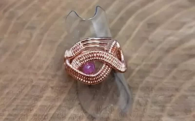 Anello mascherina con rubino grezzo