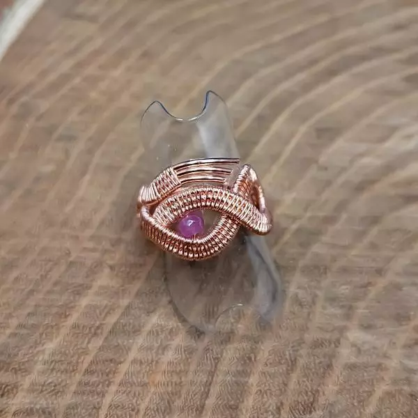 Anello mascherina con rubino grezzo