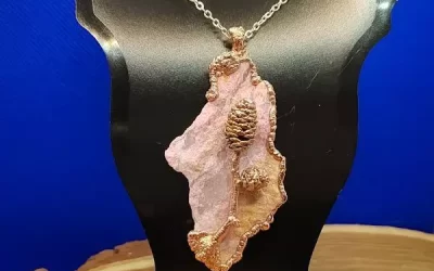 Ciondolo in rodocrosite con pignette elettroformate