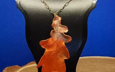 Collana con foglia di quercia