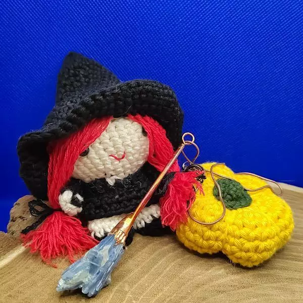Collana scopetta strega in rame elettroformato e cianite