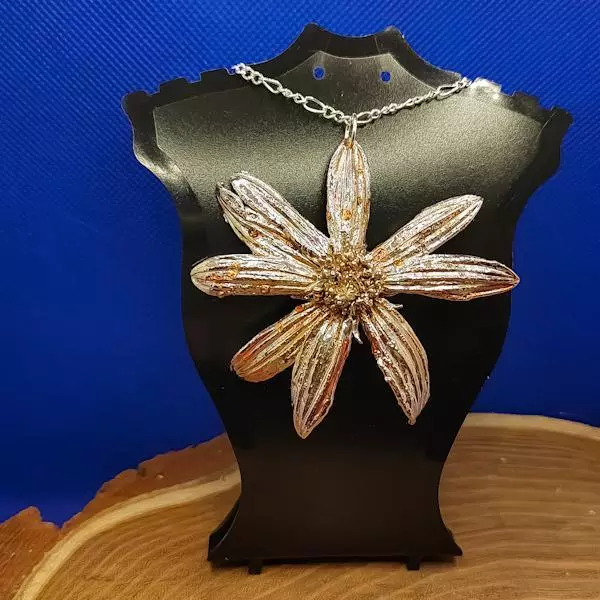 Fiore di topinambur elettroformato