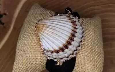 Bracciale conchiglia con fettuccia